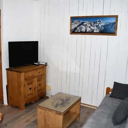 2 Pieces Avec Terrasse, Proche Commerces Et Telepherique, - Fr-1-464-92 Apartment *